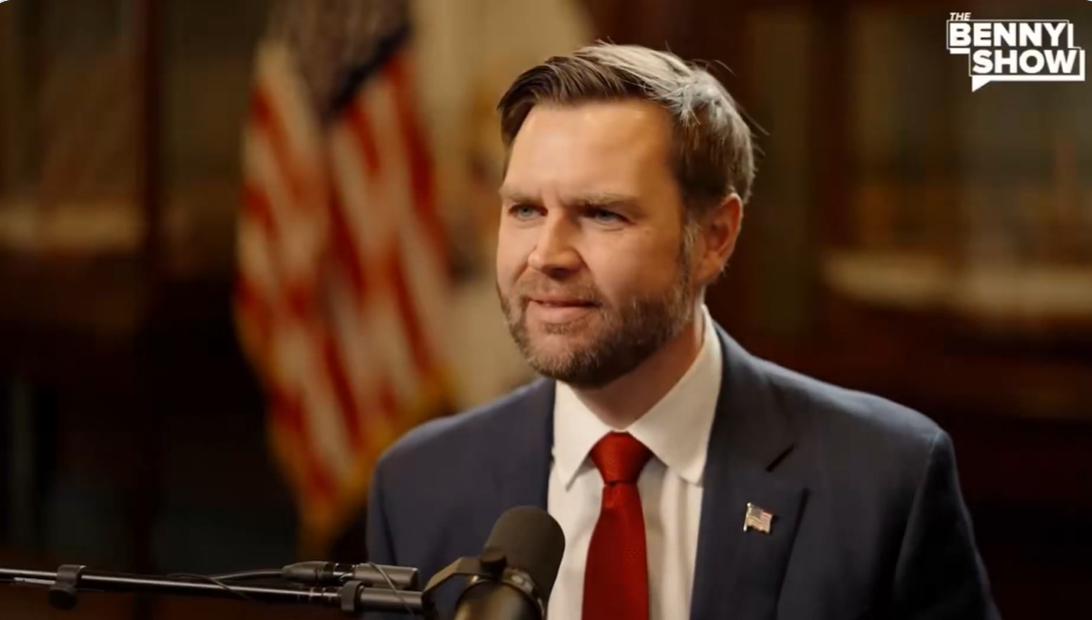 万斯自曝对UFO“着迷”，誓言彻查美国政府相关档案文件