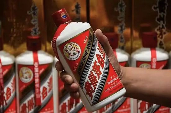 24年来营收和利润首降：一天净赚2.3亿的茅台真的不香了？